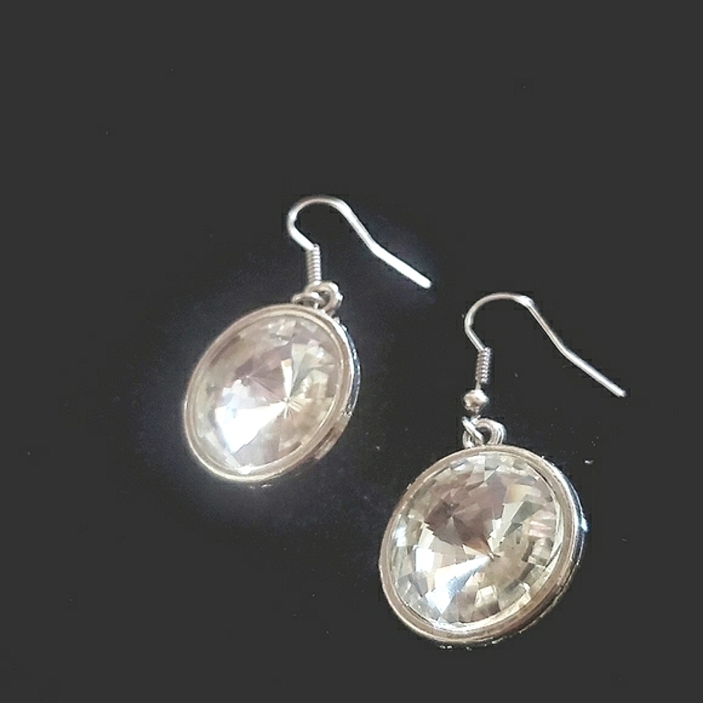 4/$20💃Silver and Faeted Quartz Earrings, Drop Dangle Earrings 🌴